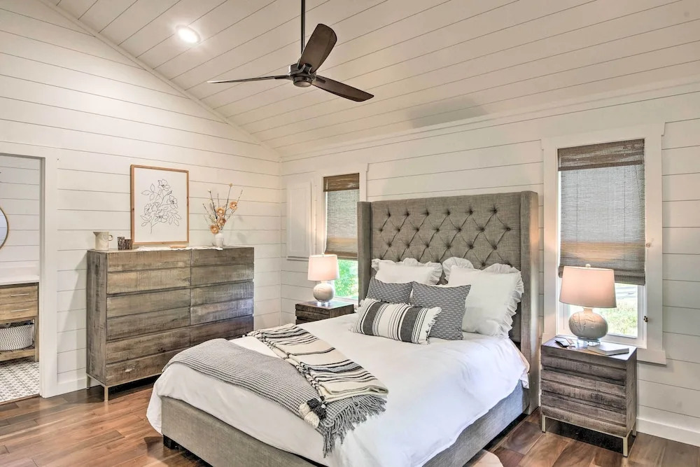 Blue Ridge Cottage: Modern Solace in the Mountains