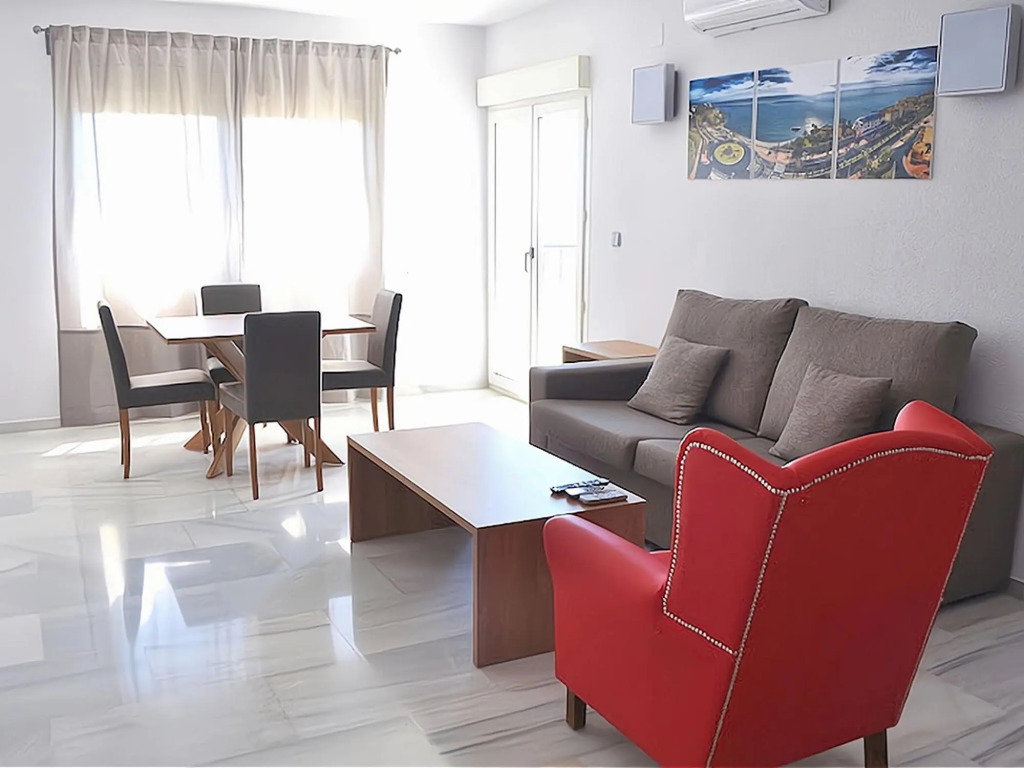 Pleasant apartment in Benalmadena near Playa Beach
