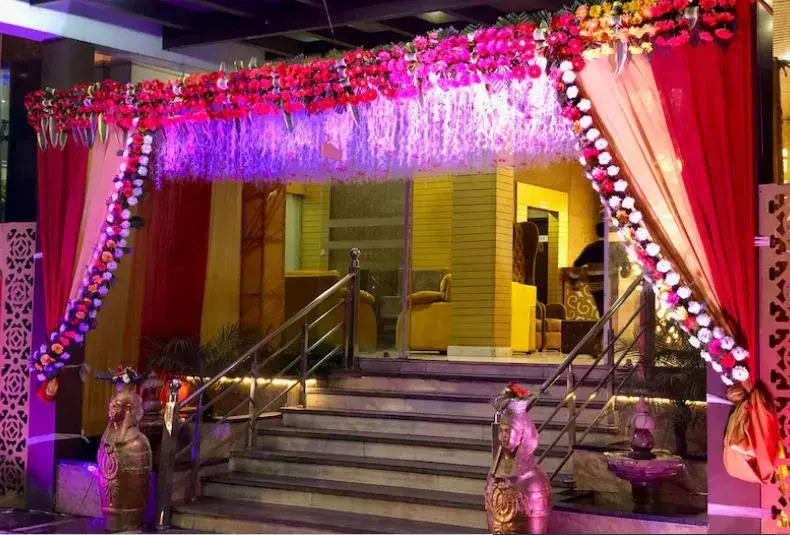 The Golden Oyster Hotel