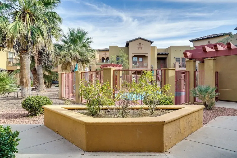 Inviting Las Cruces Condo < 1 Mi to Mesilla Plaza!