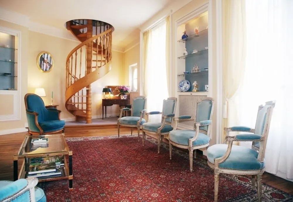 216500 - Beautiful 120 sqm duplex apartment for a family or two couples to rent in a privileged area