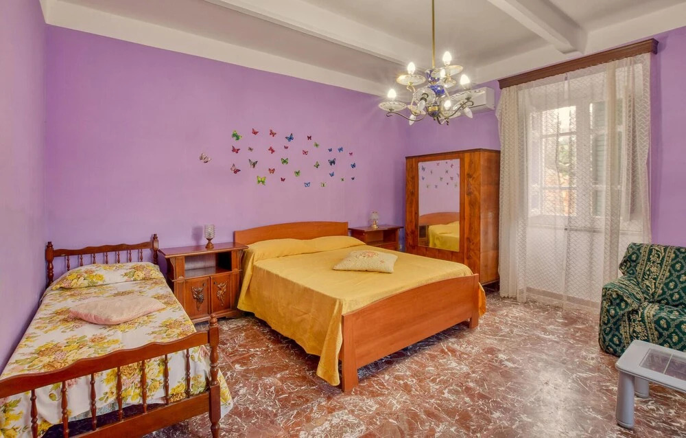 Stunning Home in Parghelia With Wifi and 5 Bedrooms