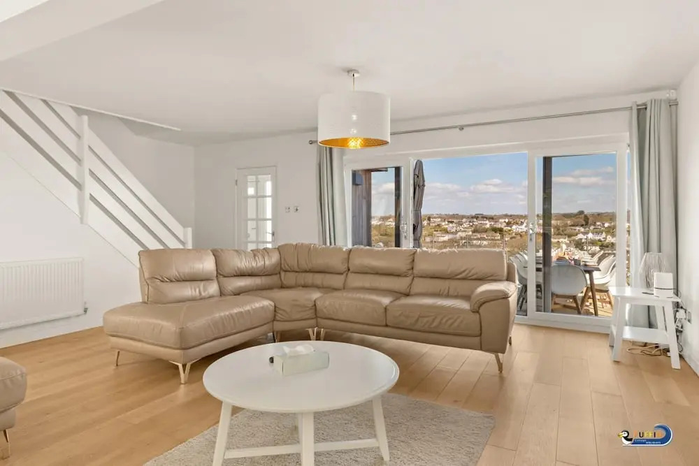 Am Byth - Spectacular Sea Views and Hot Tub
