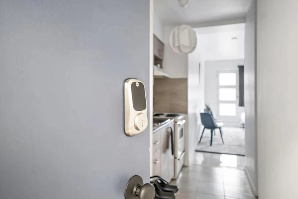 Newly Renovated Studio 2 Queen Size Beds 5 min Walk to Mcgill