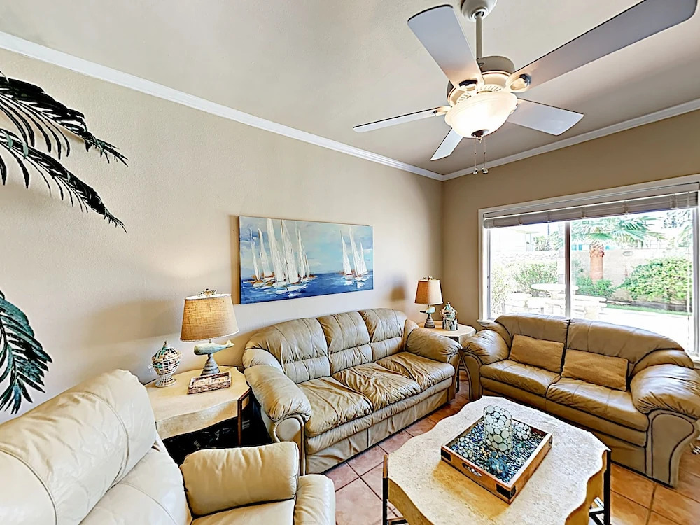 New Listing! Island W/ Pool, Walk To Beach 2 Bedroom Condo