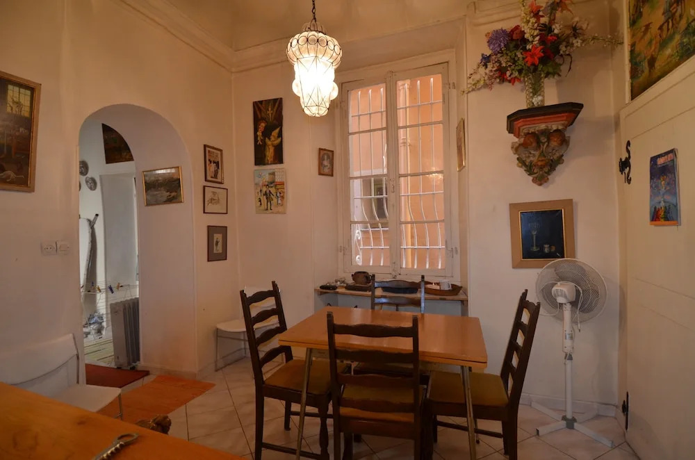 Period apartment 5 period in Old Nice near tramway
