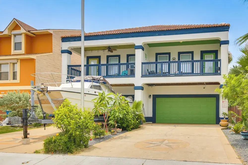 Steps to Beach: Oceanside Townhome w/ Heated Pool