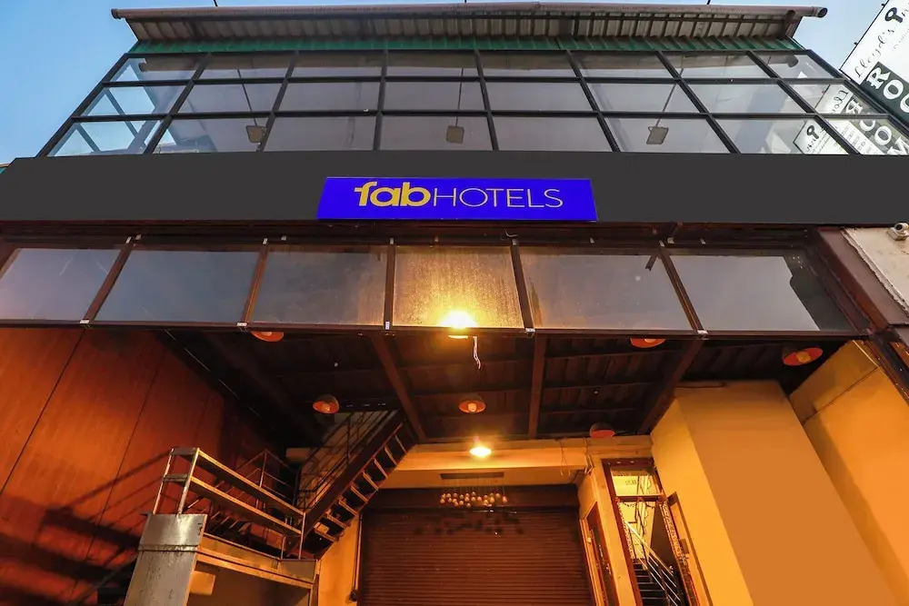 FabHotel Lloyds Inn