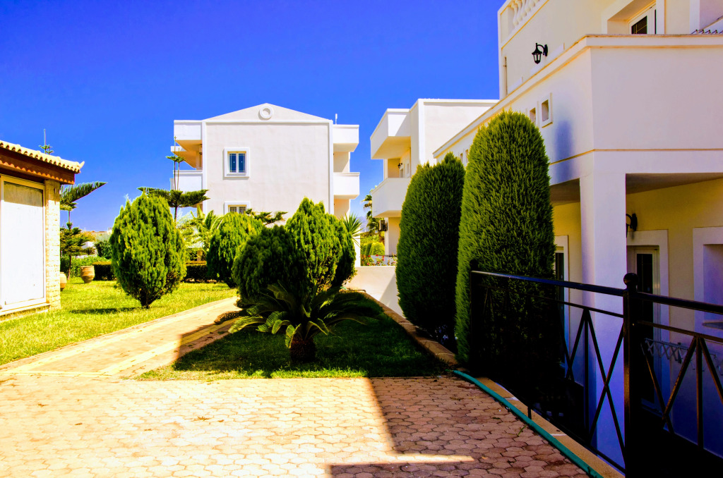 Yiannis Manos Hotel Resort
