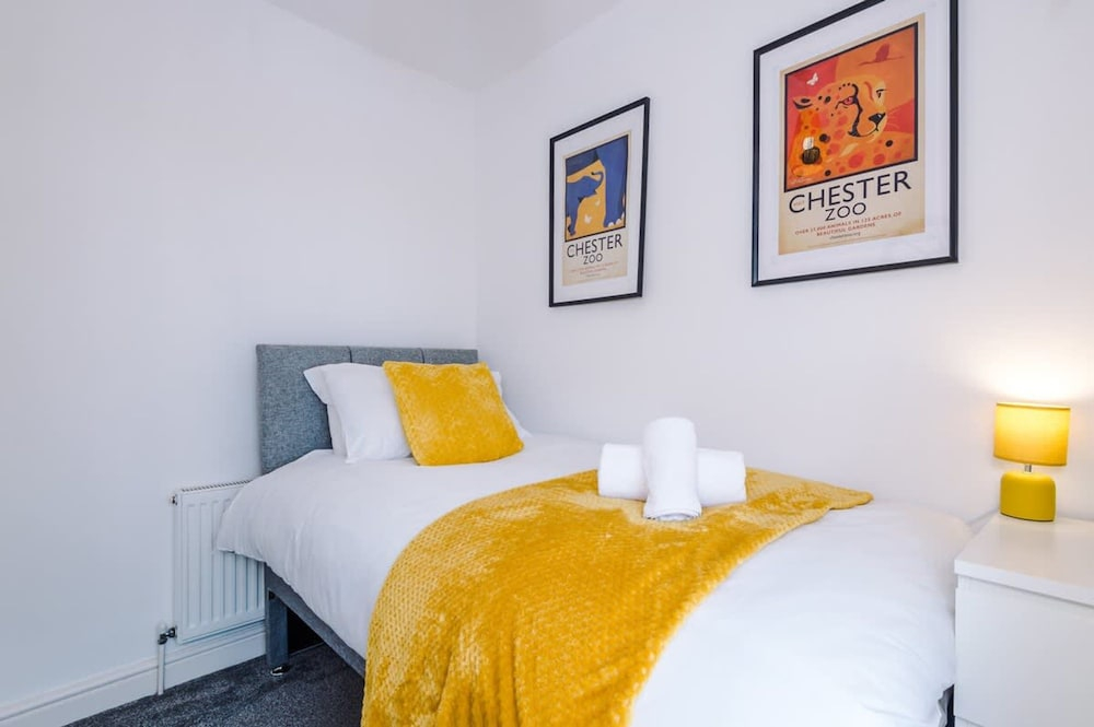 Stylish Home Incredible Location Sleeps 5
