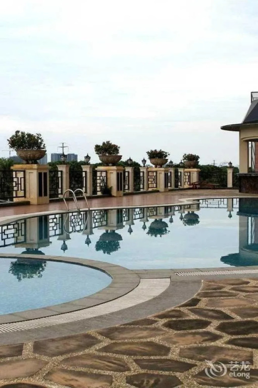Golden Lotus Herton Seaview Hotel