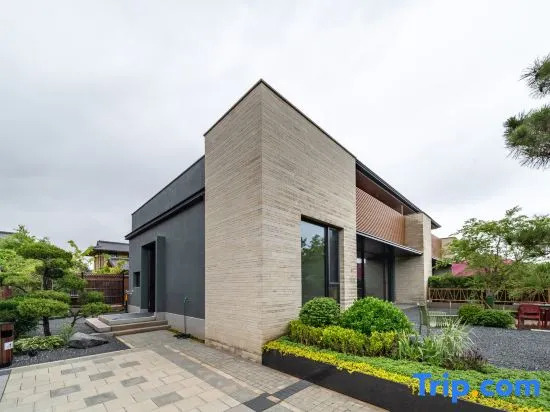 Lanjing Private Hot Spring Resort Villa with Double Pools, Jinshitan, Dalian