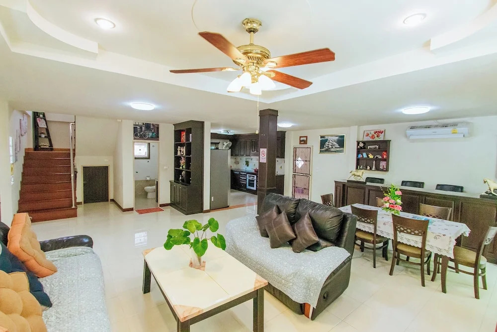 PRIVATE RESIDENCE HOSTED by Sasithorn