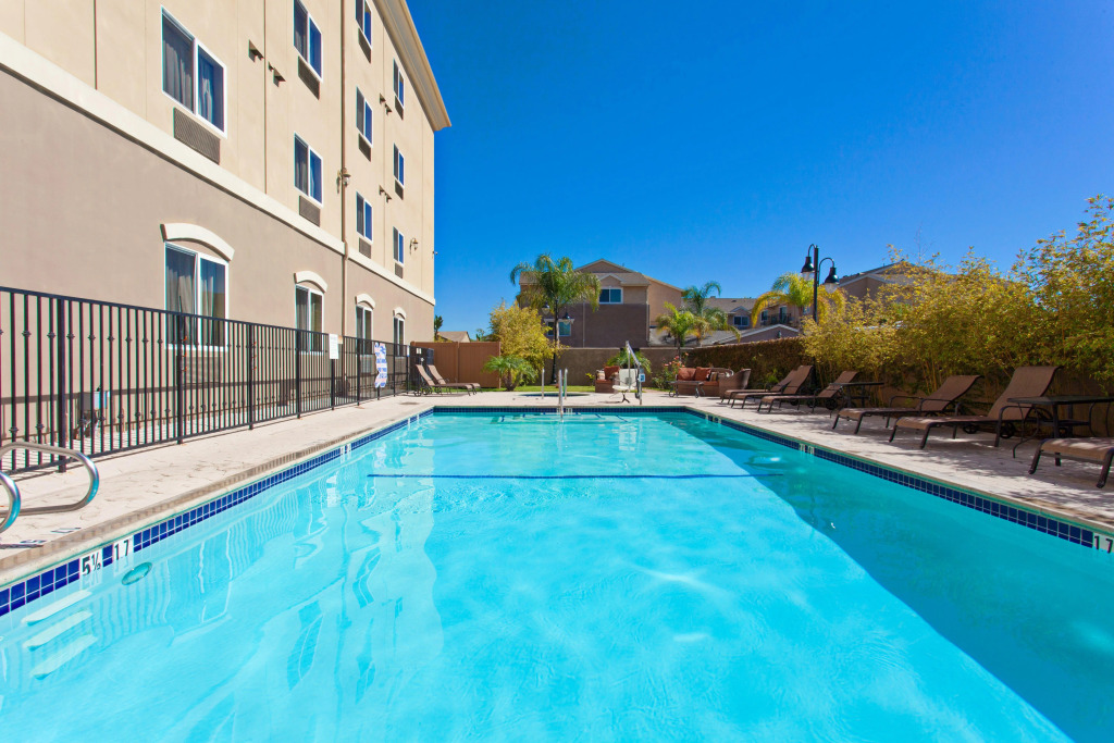 Holiday Inn Express Hotel & Suites Los Angeles Airport Hawthorne by IHG