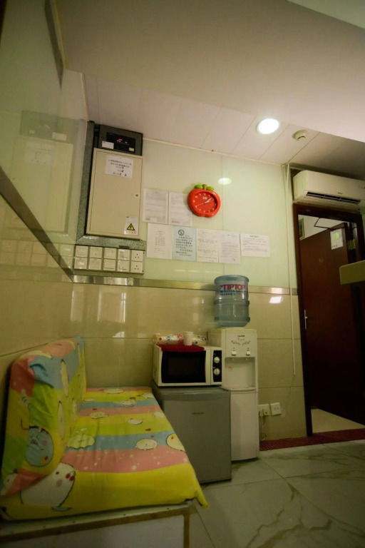 8 Days Boutique Hotel