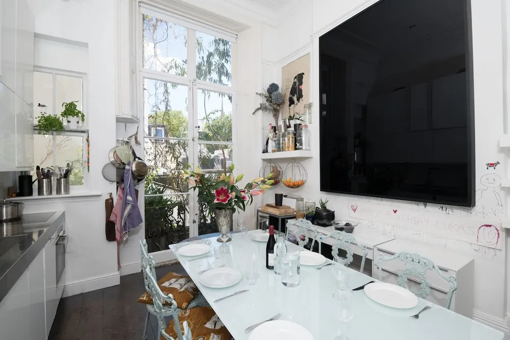 Stunning Paddington Home by Hyde Park