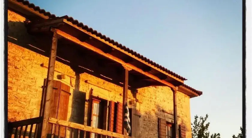 Paradosiakos Xenonas "Sopoto"