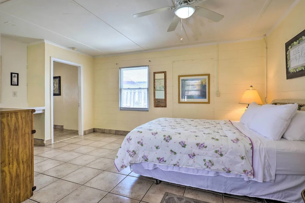 Beachfront Cottage in St Augustine - Pet Friendly!