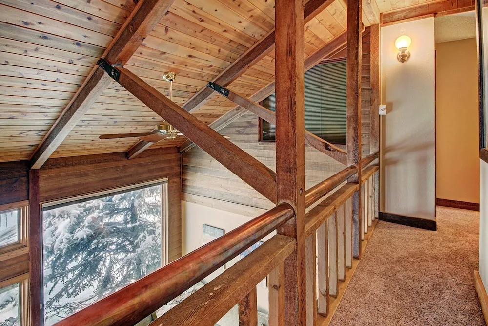 Beautiful Dog Friendly Ski Chalet A Minute to SuperBee Lift - AN203 by RedAwning