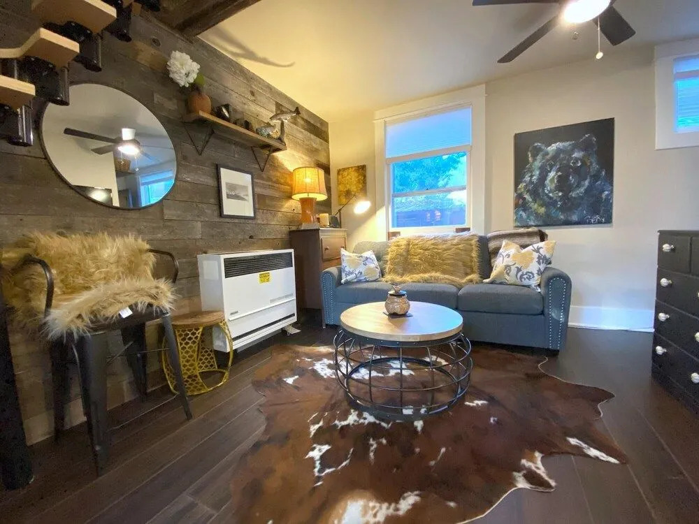 The Chic Guest Retreat in Old Town near CSU!
