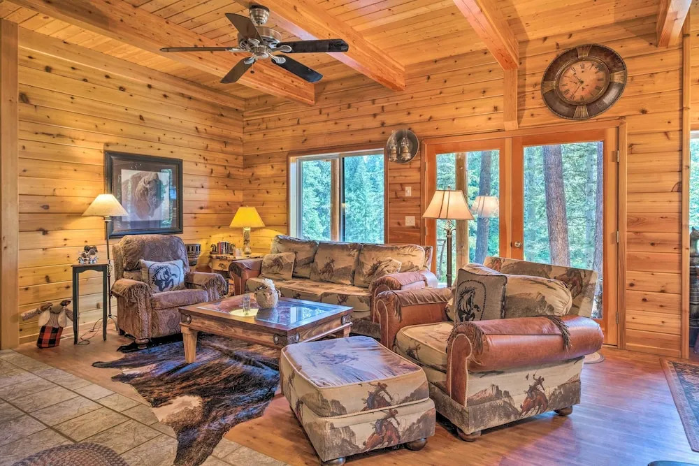 Secluded Leavenworth Cabin on Chiwawa River!