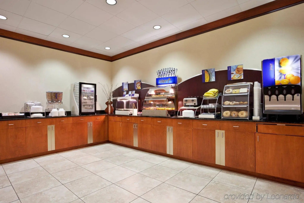 Holiday Inn Express Hotel & Suites Cincinnati - Mason by IHG