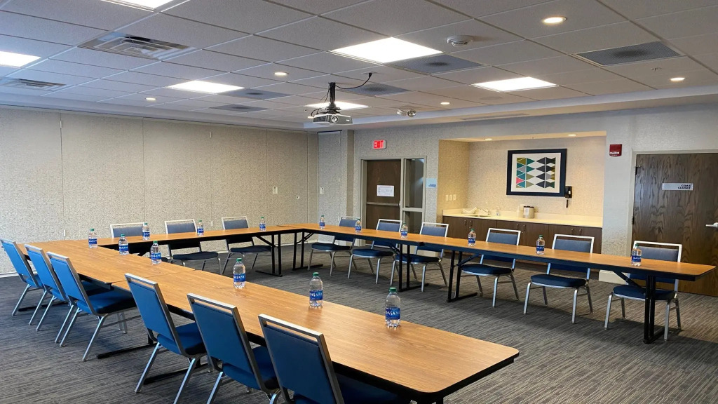 Holiday Inn Express & Suites Toledo South - Perrysburg by IHG