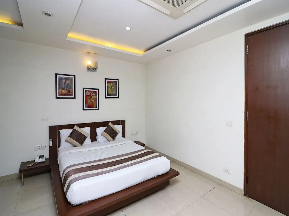 OYO 15503 Corporate House