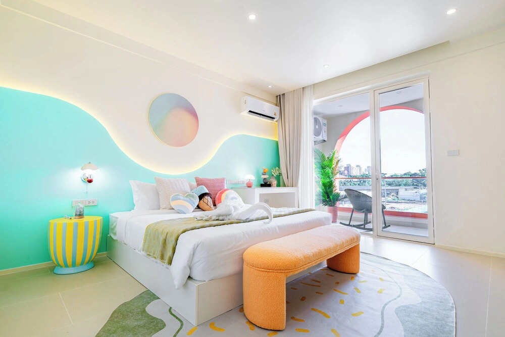 Candy House Pool Villa with KTV