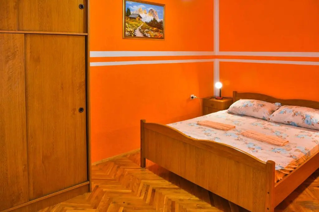 Apartments and Rooms Juki