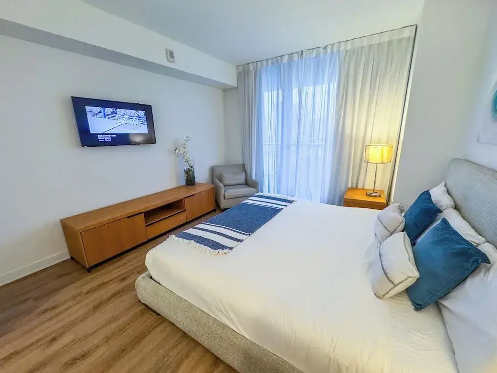 Modern Beachwalk Apt 805