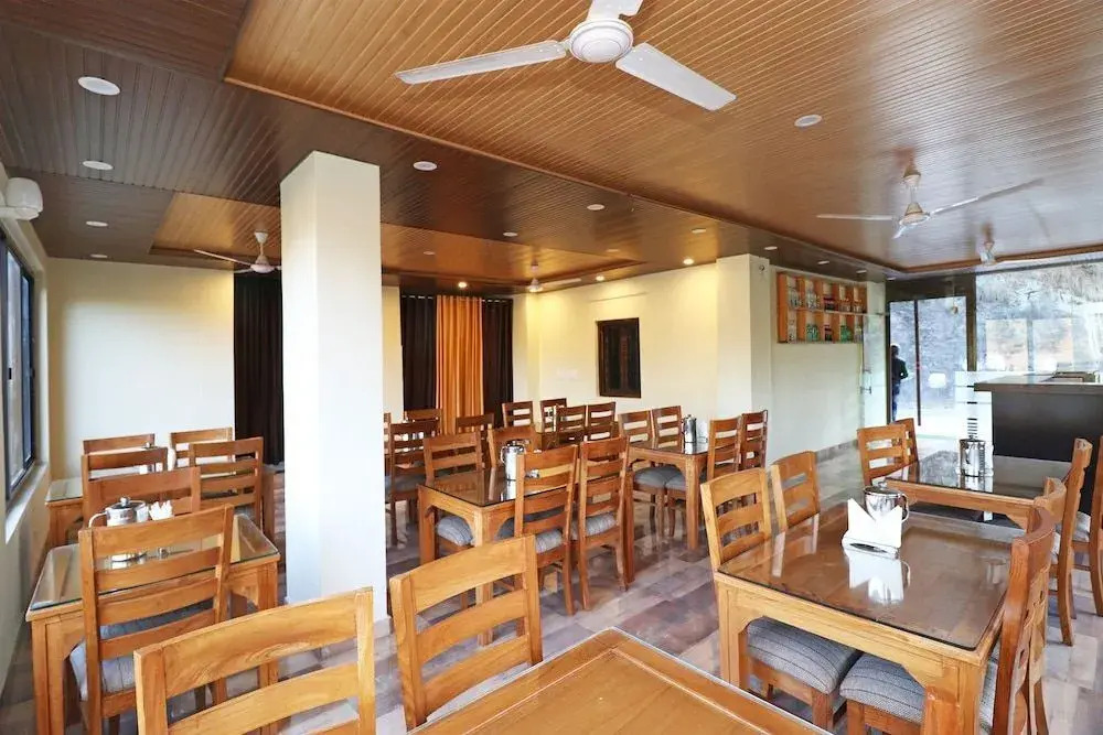 Md's Residence by OYO Rooms