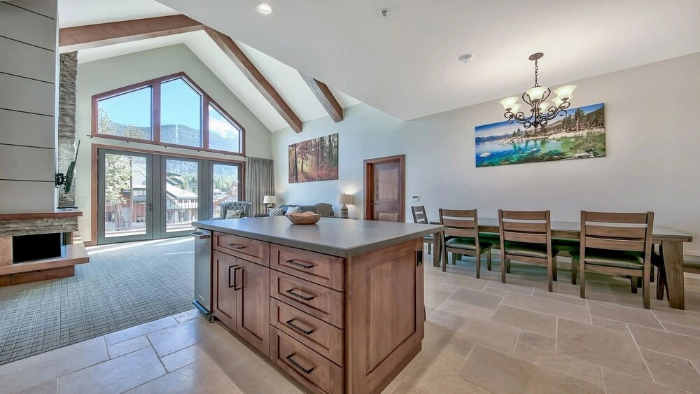3br Luxury Â steps To Heavenly Gondola & Village 3 Bedroom Condo by RedAwning