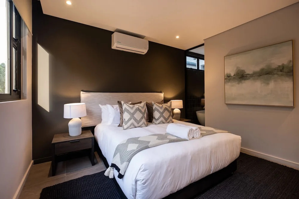 The Woods Luxury Homes - Elaleni Estate
