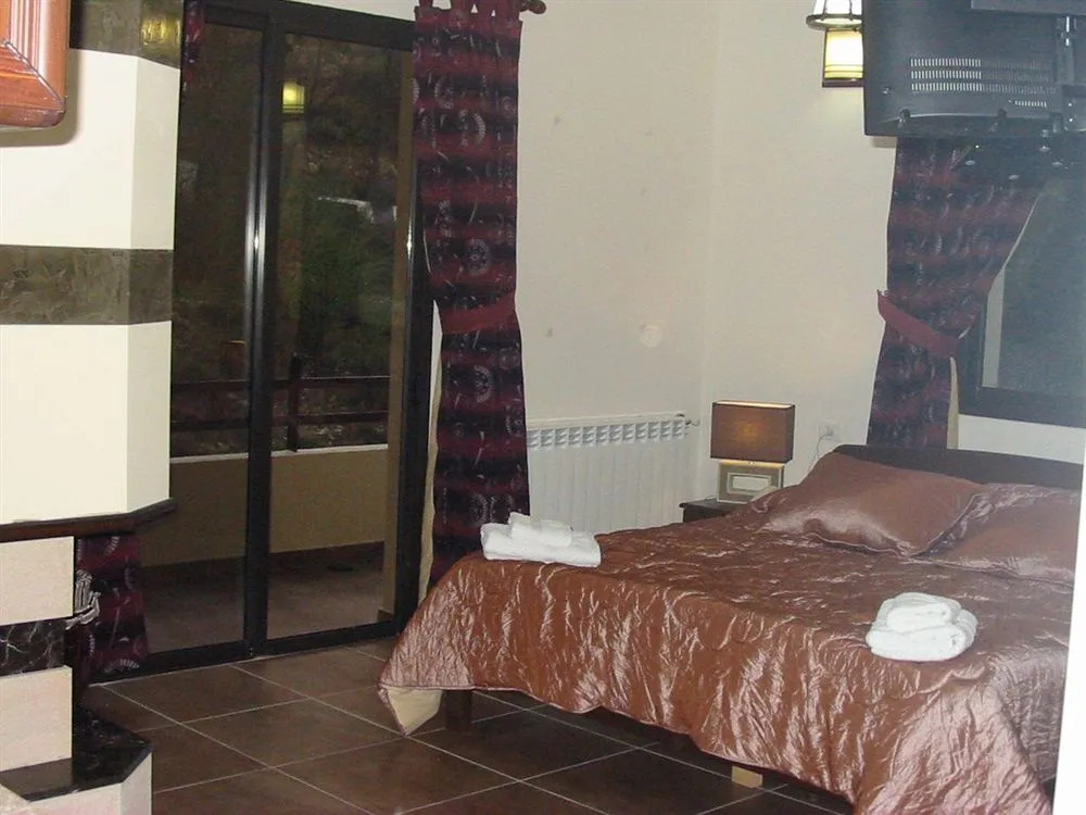Iris Flower Hotel