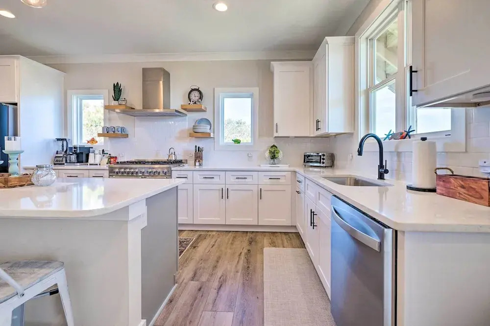 Walk to Beach: Carolina Beach Home w/ Rooftop Deck