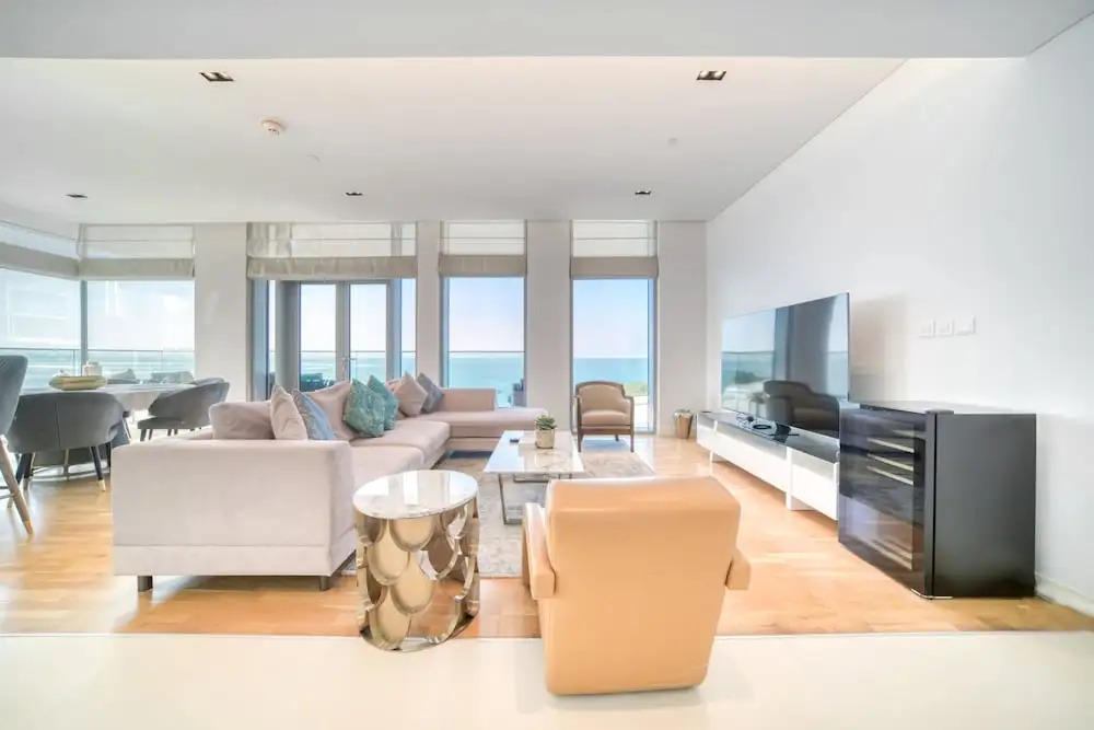 Bluewaters Escape Ocean View and Luxury Living