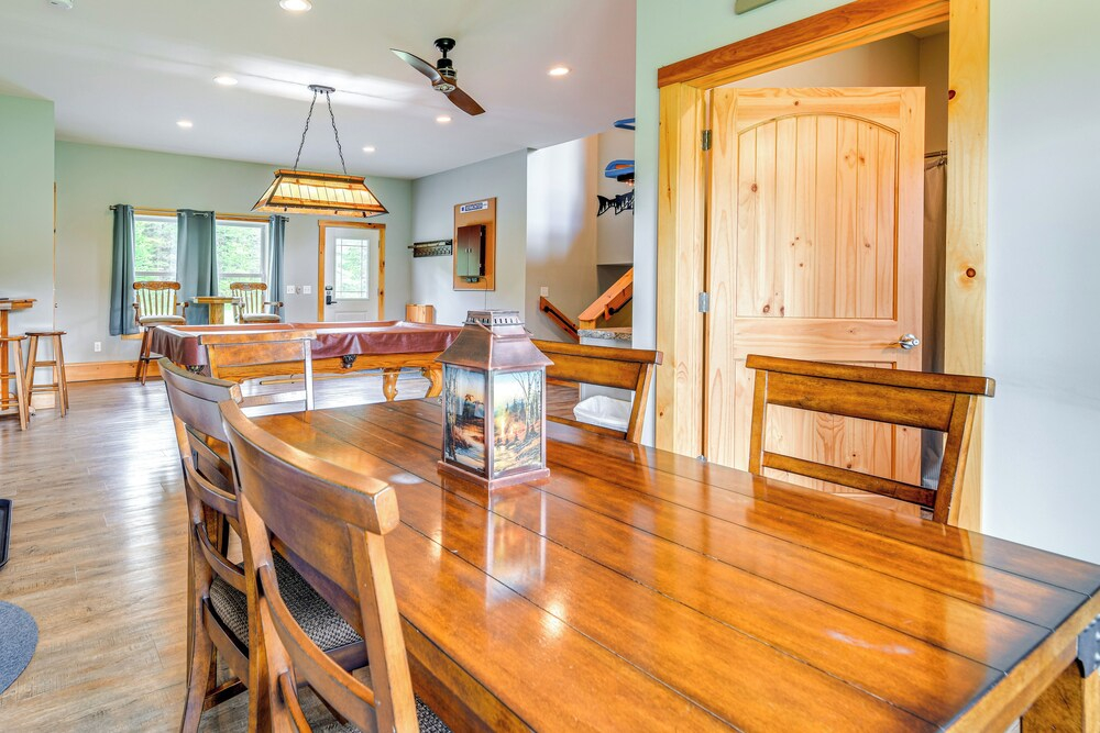 Mtn-view Home 6 Mi to Jay Peak Resort: Fish & Hike
