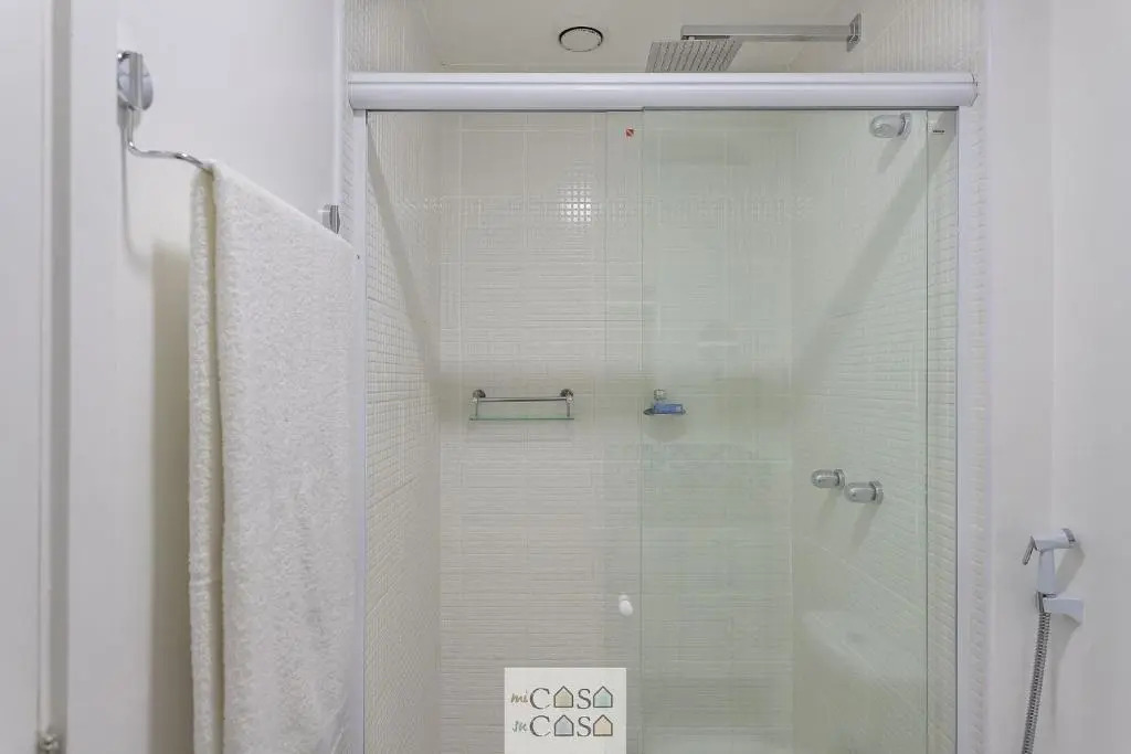 2 Quartos com Varanda a 300m RioCentro Wi-Fi 120mbps e Cozinha Completa - Condomínio com Piscina, Estacionamento, Portaria 24h e Parquinho Infantil - Apartamento indicado para Grupos, Hóspedes a Trabalho e Crianças