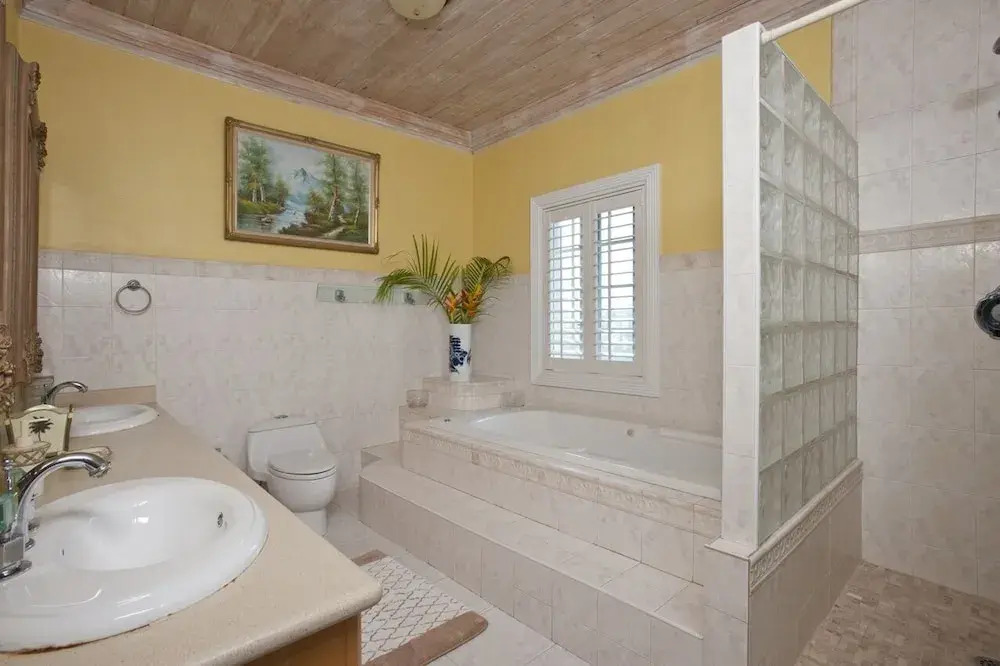 Long Island Breeze Compound 6 Bedroom Home