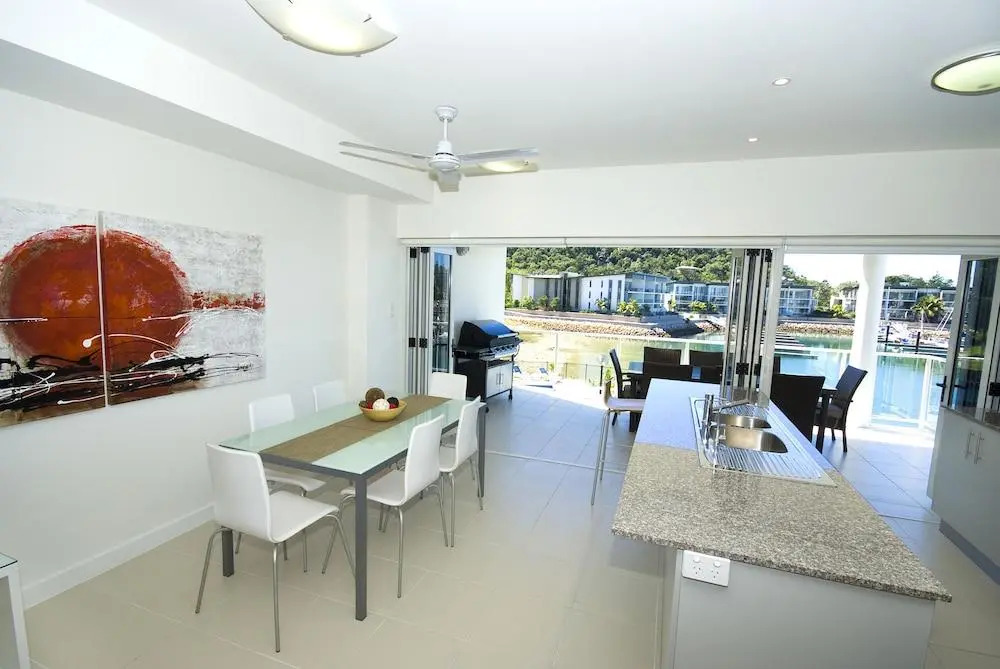 Beachside Apartment 14