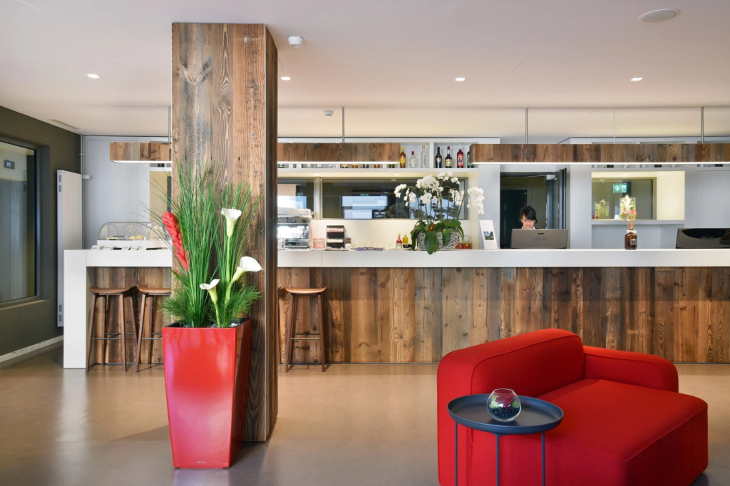 Home Swiss Hotel