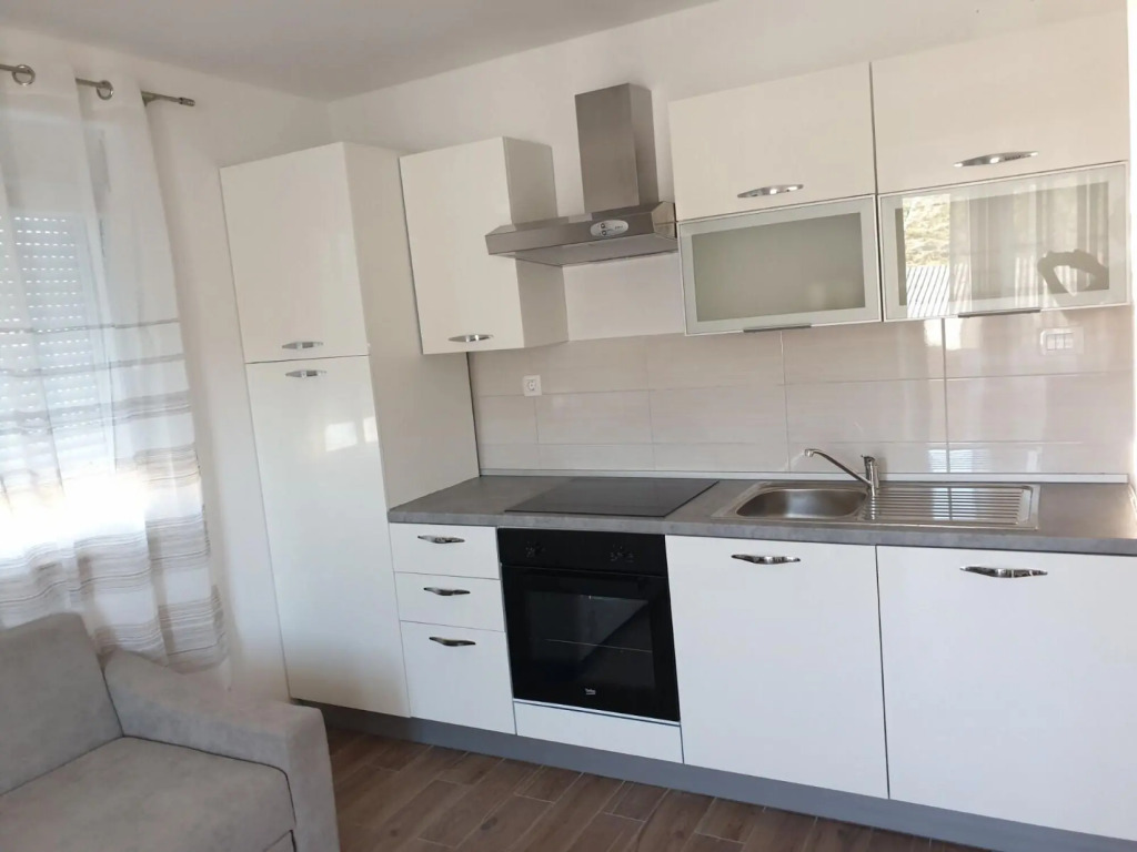 Apartment Pocrnja
