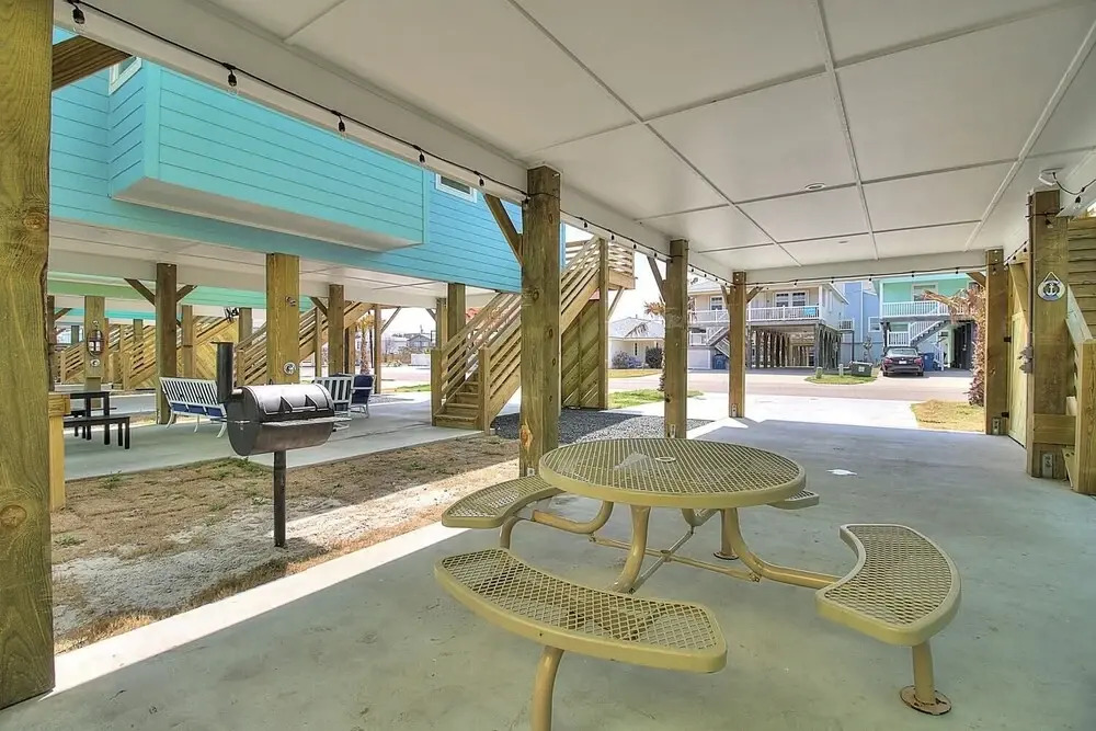 Woodhaven Beach Club 2 Bedroom Bungalow by Redawning