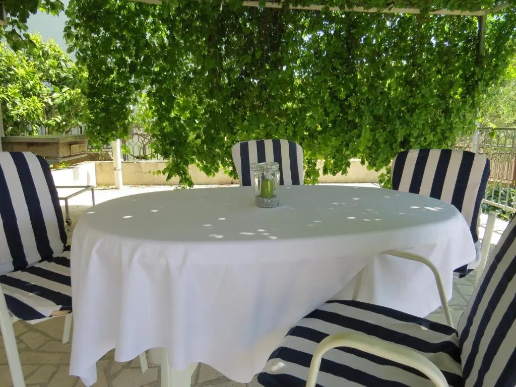 Apartments Lovrić - 30 meters to the beach