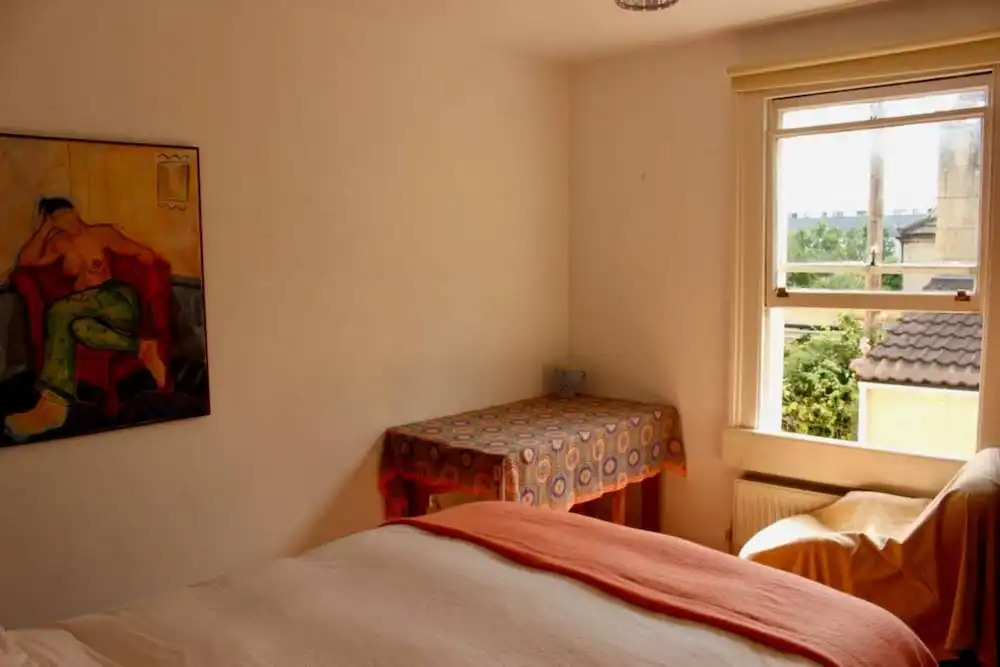 Quirky 3 Bedroom Artist's Home