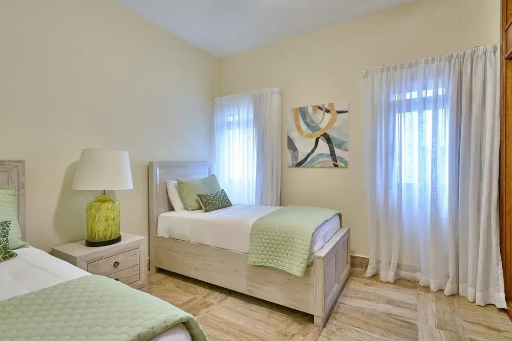 Luxury Beach Condo With Pool View Bh-102
