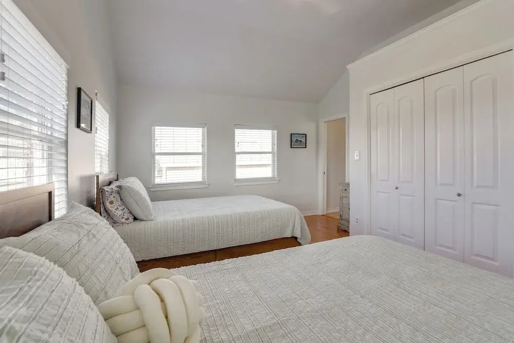 Steps to Sea! Crystal Beach Home w/ Furnished Deck
