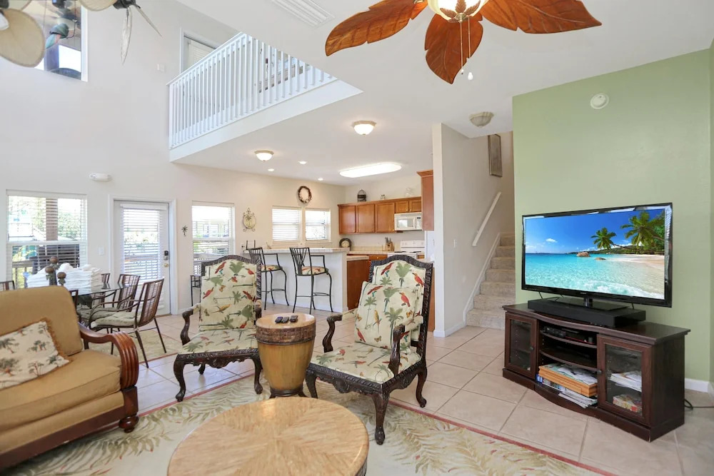 Yellow Bird by Pristine Properties Vacation Rentals