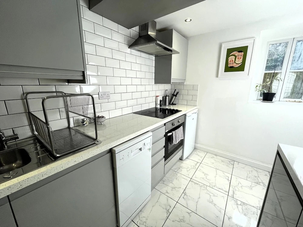 Contemporary Garden Flat in Clifton